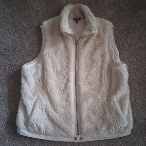 Faux Fur Ivory Zip-Front Vest - ROZ & ALI 22/24